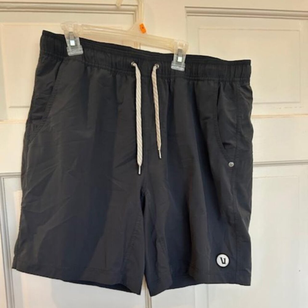 Men's Vuori Kore Short Charcoal large